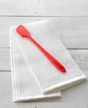 Load image into Gallery viewer, Skinny Spatula Red
